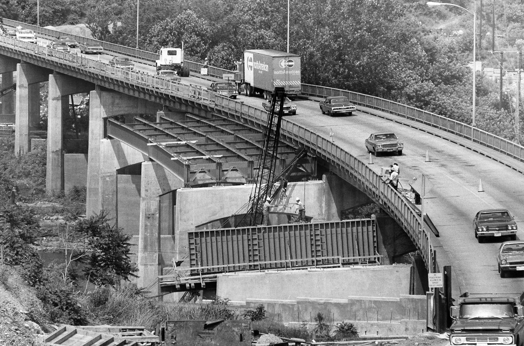 1979-06-18 Carter Glass bridge